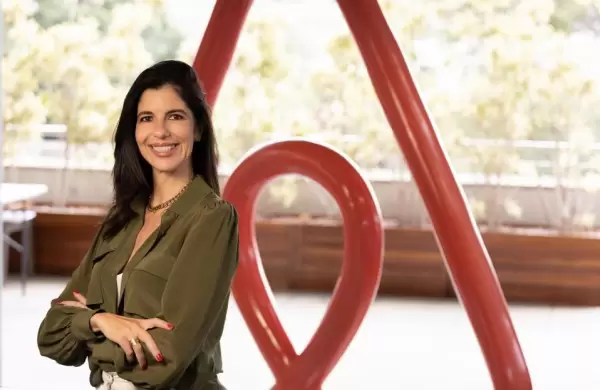 Fue despedida por Elon Musk en Twitter y ahora es elegida por Airbnb para dirigir el negocio en Sudamérica