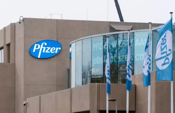 Por qué sucedió: Las ganancias de Pfizer colapsaron casi un 80% en el segundo trimestre