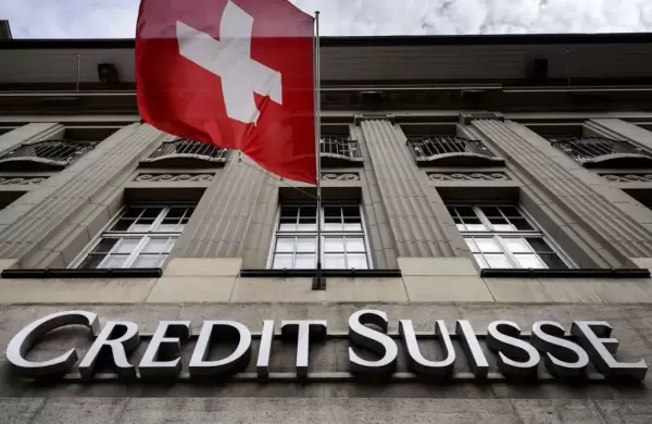 Las acciones de Credit Suisse se desploman a un mínimo histórico