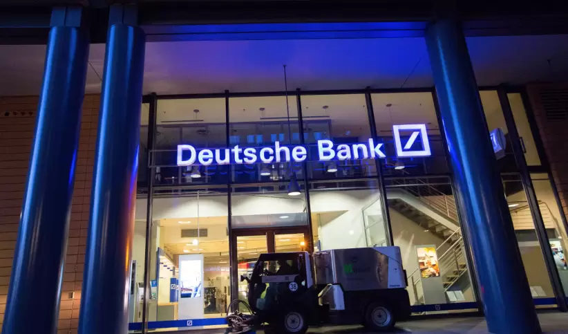 Las acciones del Deutsche Bank cayeron un 9% este viernes por la mañana