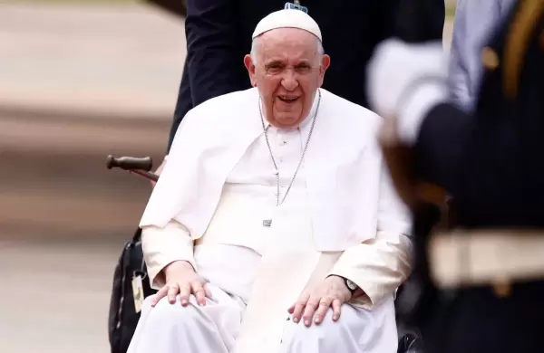 Por qué la inesperada internación del Papa Francisco puede ser muy grave