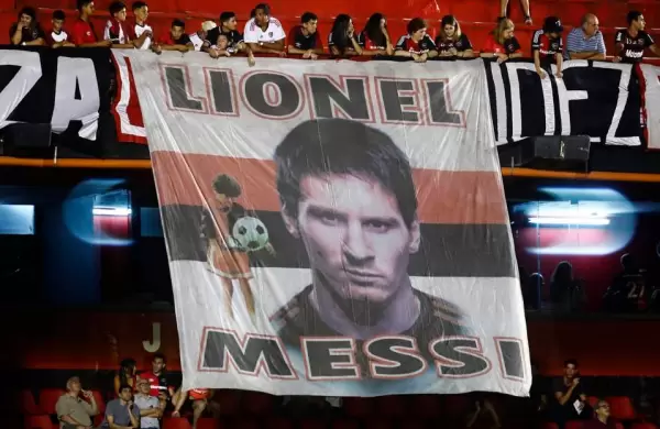 Newell's confirma que ir por Messi: cmo es el plan para ganarle la pulseada al Barcelona