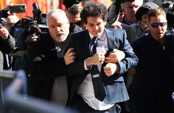 Sam Bankman-Fried -el dueo del fraude de FTX- vuelve a la crcel: revocaron su prisin domiciliaria por manipular testigos