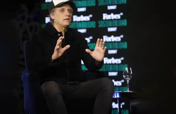 Charly Alberti con Forbes: "Si no cambiamos, los chicos van a recibir un mundo invivible"