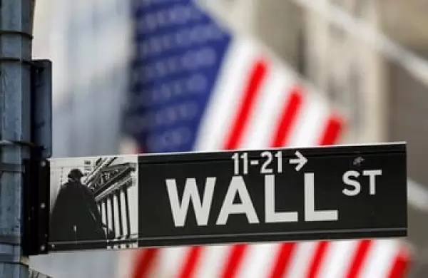 Los bancos más grandes de Estados Unidos sufren la peor caída de depósitos en una década