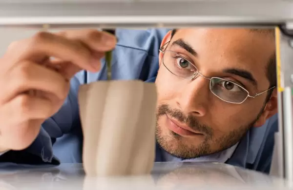 Cómo es el negocio de esta startup que quiere convertir los océanos en una esponja de CO2 y en una máquina de hidrógeno "verde"