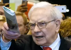 Warren Buffett puso banderas rojas y abandon a algunos bancos: "Corren riesgos tontos"