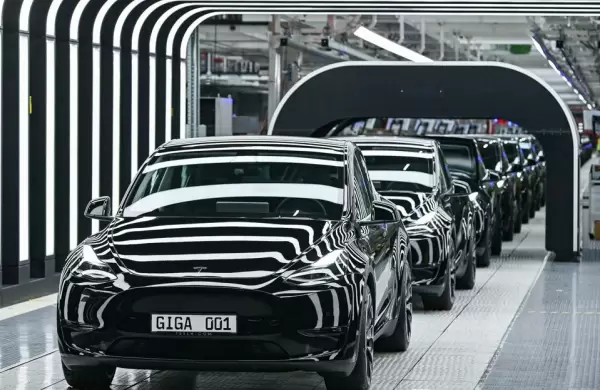 A pesar de los avances tecnológicos, Tesla "sigue siendo un fabricante de autos", advierte un analista