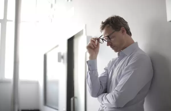 Cómo bajar la ansiedad por ir a trabajar, según la psicología