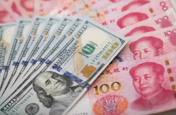 Así es como el yuan gana terreno y ya compite con el dólar de igual a igual