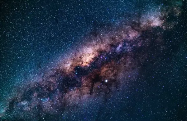 Por qué un estudio asegura que la dinámica propia de la Vía Láctea podría sabotear los sistemas planetarios habitables