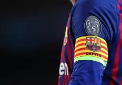 Mientras espera por Messi, la UEFA pone en jaque al Barcelona