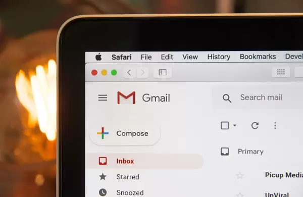 Utilizan la insignia de verificacin de Gmail, se hacen pasar por empresas verdaderas y estafan a miles de usuarios