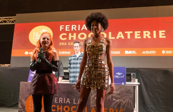 Vernica de la Canal y sus vestidos de chocolate: "Lo ms difcil fue no probar todas las muestras que se hicieron"