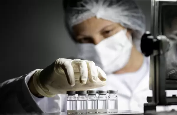 El primer frmaco desarrollado con IA alcanza la fase 2 de ensayos clnicos: cul es la importancia de este logro