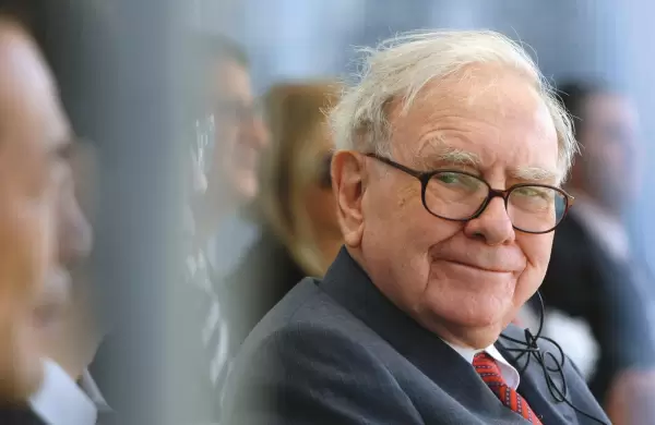 El mejor consejo de Warren Buffett sobre dinero (y cómo aplicarlo)