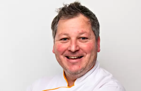 Quin es Lucio Marini, el chef que se especializ en pesca de ro y fomenta su consumo en el men diario