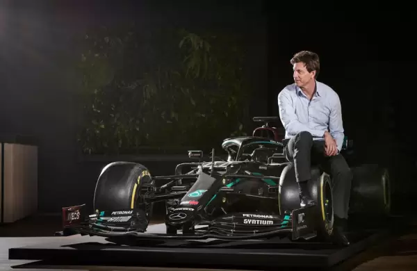 Cmo hizo el multimillonario jefe de F1 Toto Wolff para aumentar su patrimonio un 60% en 2023
