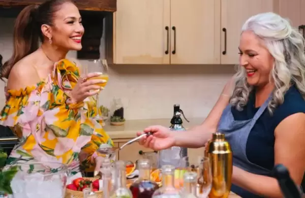 Jennifer Lpez cre su propia lnea de ccteles listos para tomar y dice: "Tenemos que celebrar ms"