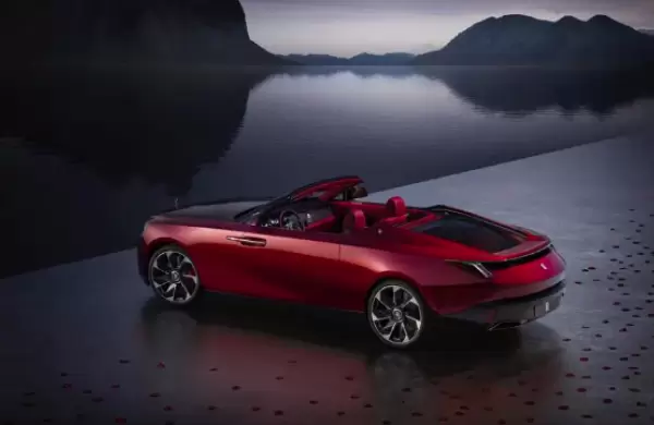 Rolls-Royce La Rose Noire Droptail: una sinfona de pasin, artesana y elegancia