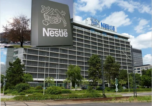 El gobierno de Vladimir Putin decretó tomar el control de los negocios de Nestlé y reabre el riesgo corporativo en Rusia