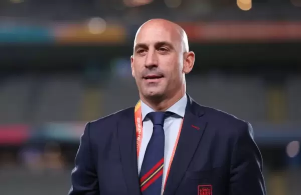 Rubiales, presidente de la Federacin Espaola de Ftbol, enfrentar cargos penales por el polmico beso