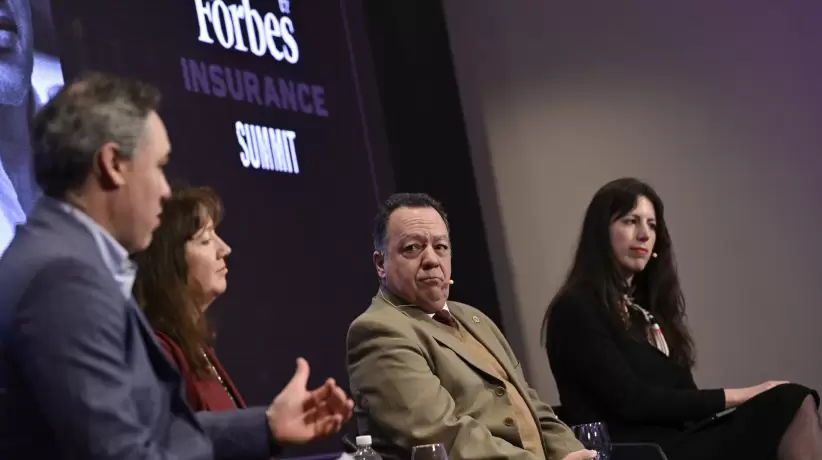 Panel de Coyuntura en Forbes Insurance Summit. Foto: Diego Olivera.