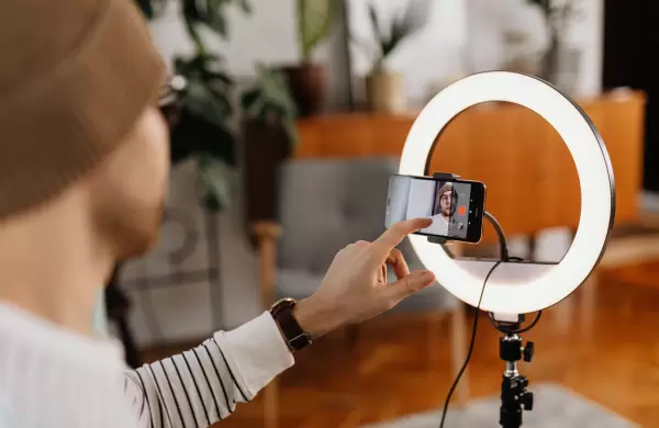 Cmo las agencias pueden asociarse eficazmente con personas influyentes y creadores en B2B