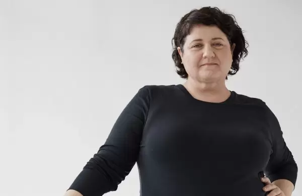 Forbes repasa el legado que dej Alexandra Waldman, cofundadora de la marca de tallas inclusivas Universal Standard