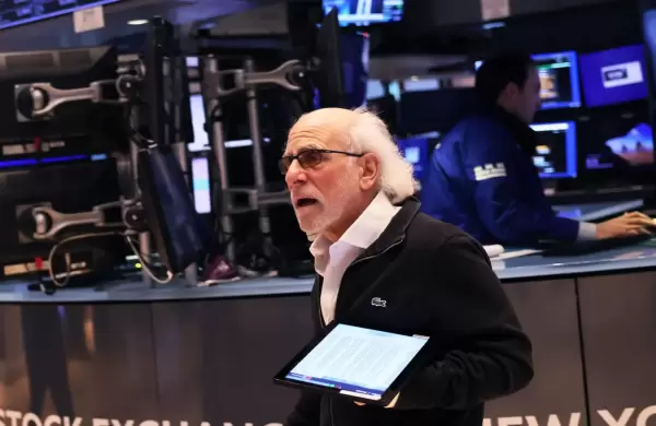 El Dow se hunde 300 puntos y registra su cierre más bajo en cuatro meses