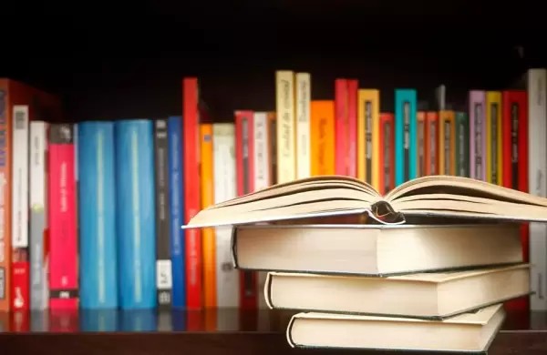 Los 16 libros y podcasts imprescindibles para los líderes en 2024