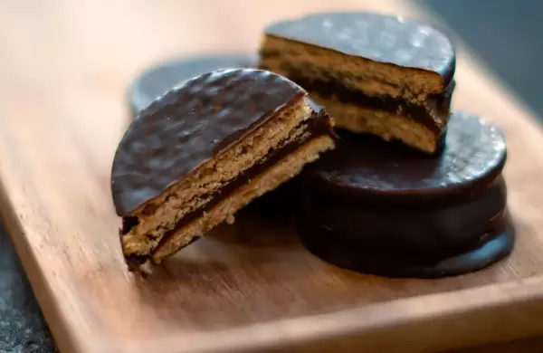 No es solo cosa de nios: los alfajores premium se hicieron su lugar en las gndolas y tientan al pblico adulto