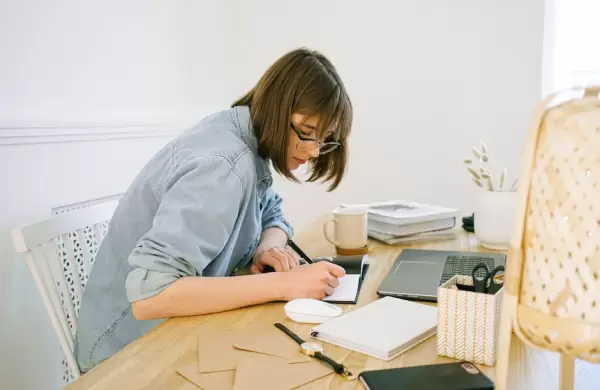 Quince ideas para emprender desde casa con poco capital