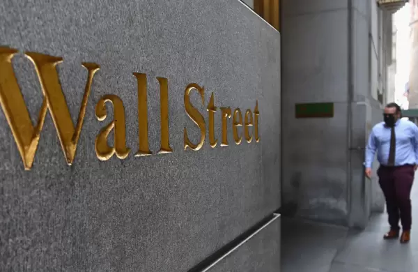 Las crypto se preparan para un enorme terremoto multimillonario en Wall Street