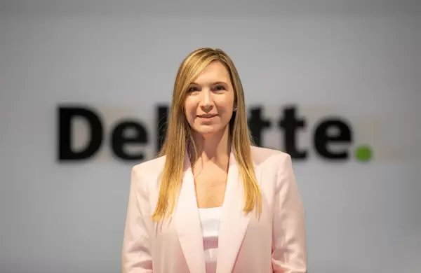 Alejandra Ratero, socia de Deloitte: "Debemos impulsar el liderazgo y desarrollo profesional de las mujeres"