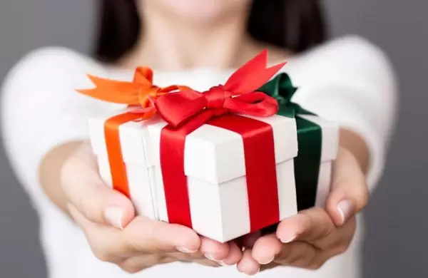 Tres "regalos financieros" con valor para dar esta Navidad