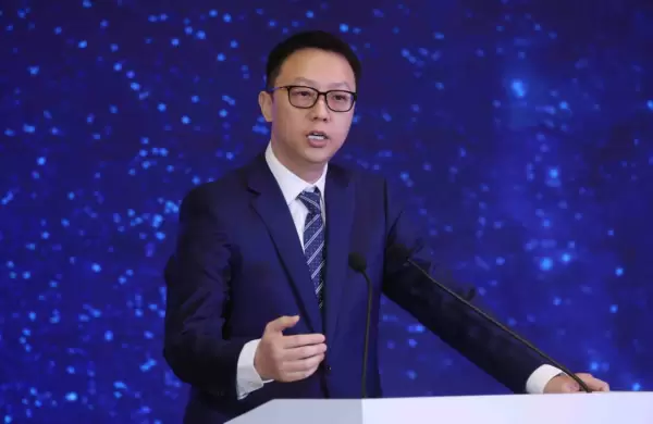 Qué motivó al gigante del ecommerce Alibaba a vender su participación en la cadena de lujo Intime