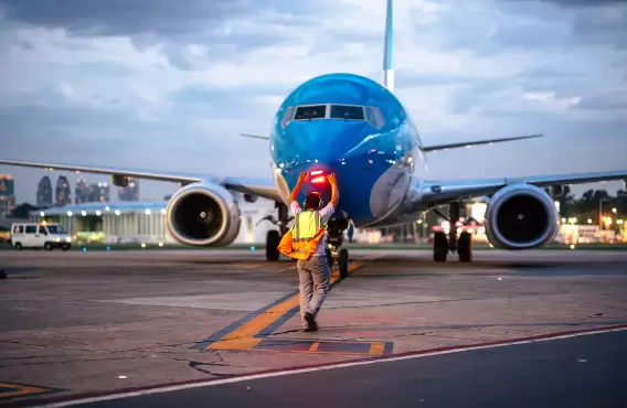 Avin, vuelo, aeropuerto (NA)