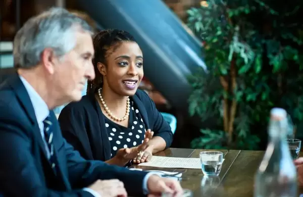 Las 10 habilidades sociales más demandadas que le harán frente a la Inteligencia Artificial Generativa