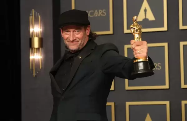 El ganador del Oscar Troy Kotsur habl sobre el progreso de Hollywood para la comunidad sorda