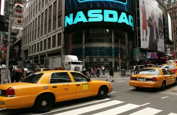 Tras la baja de tasas en EE. UU., ¿podrán el Nasdaq y el Russell alcanzar nuevos máximos?