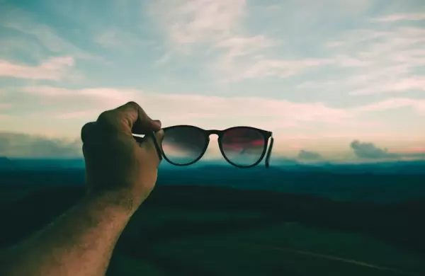 Las tendencias en lentes de sol que se imponen en EE.UU. esta temporada