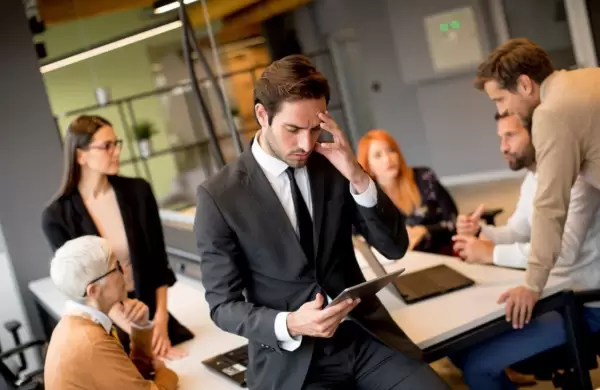 Cuatro señales de que ascender en la escala corporativa puede no ser ideal para vos