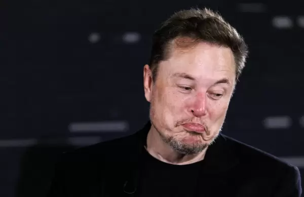 Jueves negro: Las acciones de Tesla caen al precio más bajo desde enero de 2023