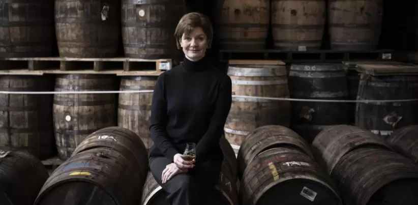 Stephanie MacLeod, premio a la Master Blender of the Year de Whisky Magazine en 2018 y de la International Whisky Competition en 2019 y 2020.
