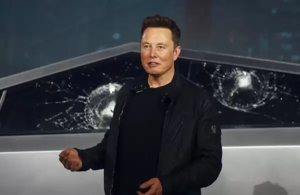 ¿Sin ideas? Elon Musk se está quedando sin planes para salvar a Tesla