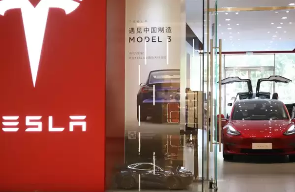Después de una suba del 50% desde junio, ¿que pasará con acciones de Tesla?
