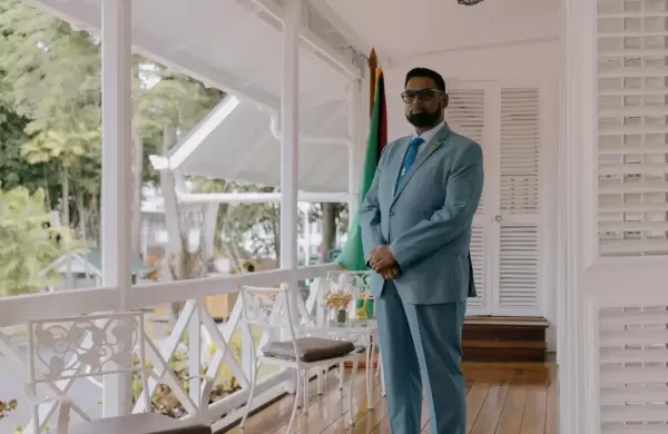 Cul es el lugar que se promociona como un "paraso capitalista" y enamor a las grandes petroleras