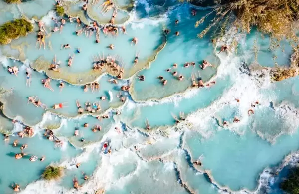 Cuatro de las mejores aguas y baos termales para visitar gratis en Italia