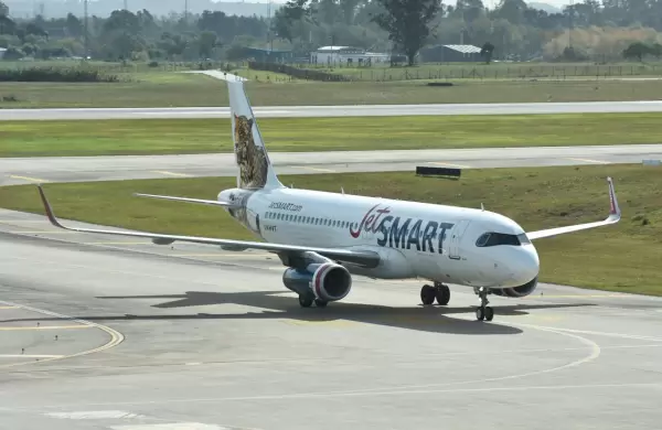 Aerolínea ultra low cost JetSMART empezó a operar en ruta Montevideo - Buenos Aires: ¿qué ventajas tiene?